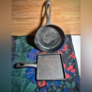 Vintage Cast Iron Cookware - Small Skillet & Pan Set 2pcs Round & Square Shape